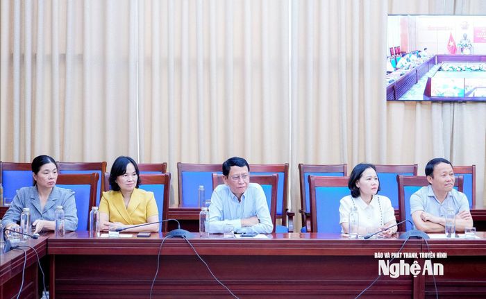 Các đại biểu dự hội nghị tại điểm cầu Nghệ An. Ảnh: Phạm Bằng