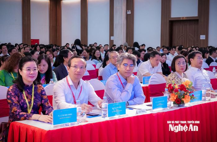 Các đại biểu tham gia Hội nghị Khoa học dược Bệnh viện Hà Nội mở rộng năm 2026. Ảnh: Thành Chung