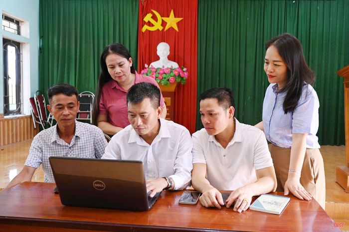 Công tác tuyên truyền tại phường Hà Huy Tập đang có những chuyển biến rõ nét khi địa phương chủ động khai thác các nền tảng công nghệ để đổi mới cách thức truyền tải thông tin.