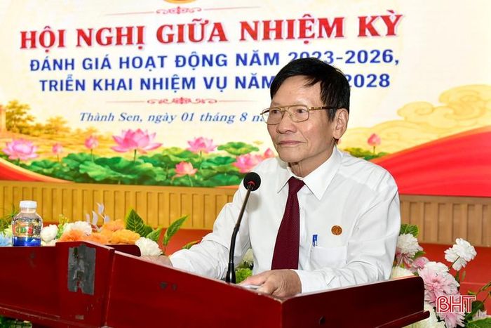  Ông Trần Thanh Bình – Chủ tịch Hội đồng Trần tộc tỉnh Hà Tĩnh phát biểu khai mạc hội nghị. 