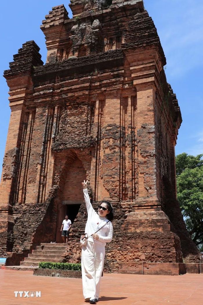 Tháp Nhạn là một trong những địa điểm du lịch yêu thích của du khách đến với Tuy Hòa. (Ảnh: Tuấn Anh/TTXVN)