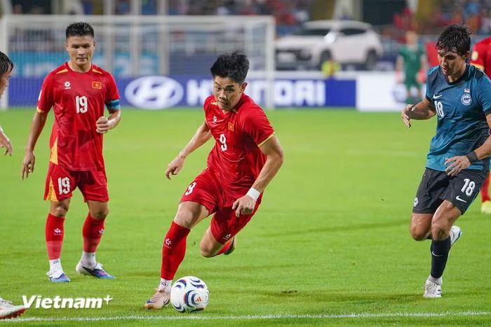 Đình Bắc thi đấu thiếu hiệu quả và bị thay ra ngay ở hiệp một. (Ảnh: Việt Anh/Vietnam+)