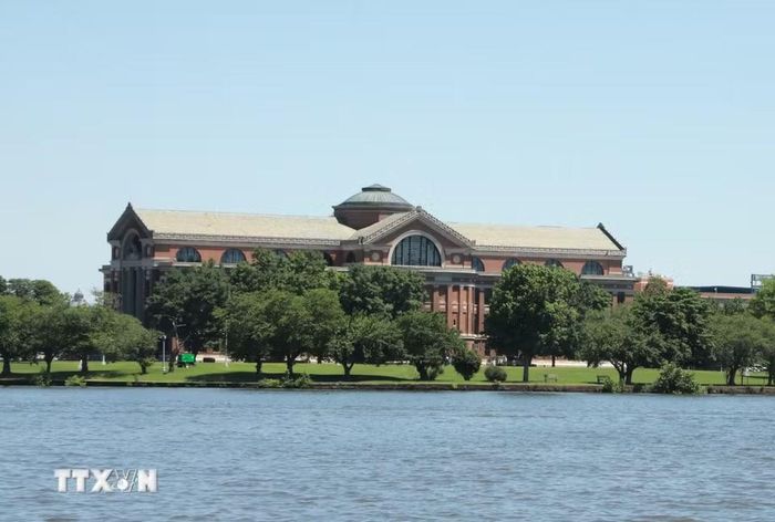 Ngôi nhà cổ ven sông Potomac là một phần dấu tích kiến trúc lâu đời bên cạnh quá trình phát triển hiện đại của thủ đô nước Mỹ. (Ảnh: Ngọc Quang/TTXVN)