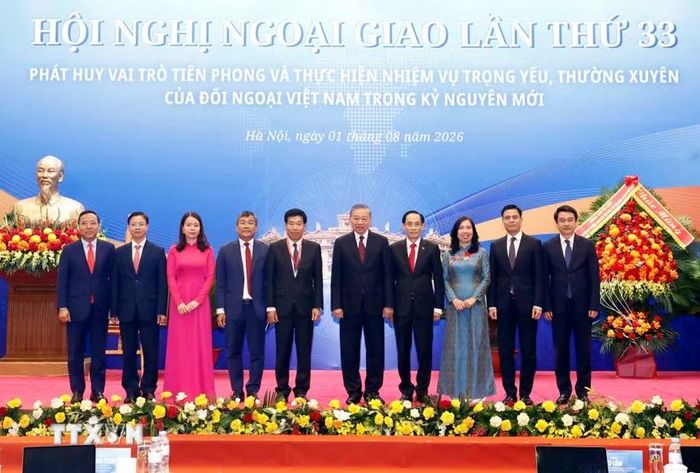 Tổng Bí thư, Chủ tịch nước Tô Lâm và lãnh đạo Bộ Ngoại giao tại lễ khai mạc Hội nghị Ngoại giao lần thứ 33. (Ảnh: Thống Nhất/TTXVN)