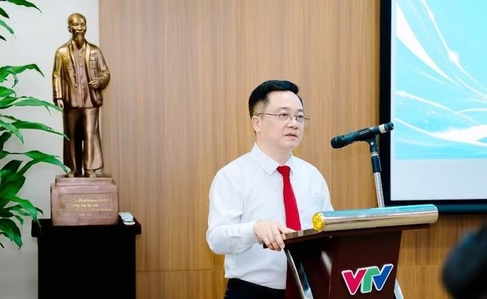 Tiến sỹ Trần Tiến, Bí thư Đảng ủy, Hiệu trưởng Trường Cao đẳng Truyền hình đánh giá về hiệu quả chương trình đào tạo, bồi dưỡng. (Ảnh: CTV/Vietnam+)