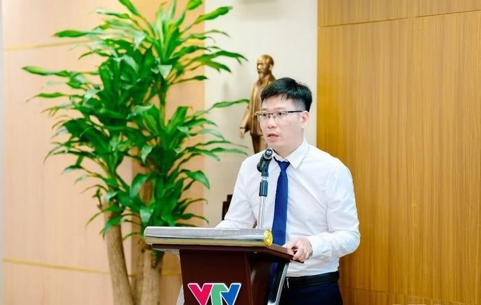 Ông Nguyễn Chấn, Phó Cục trưởng Cục Phát thanh, Truyền hình và Thông tin điện tử phát biểu tại Lễ bế giảng khóa học. (Ảnh: CTV/Vietnam+)