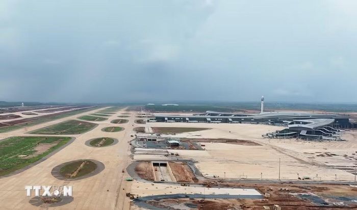 Nhà ga hành khách và các hạng mục tại sân bay Long Thành tháng 7/2026. (Ảnh: Công Phong/TTXVN)