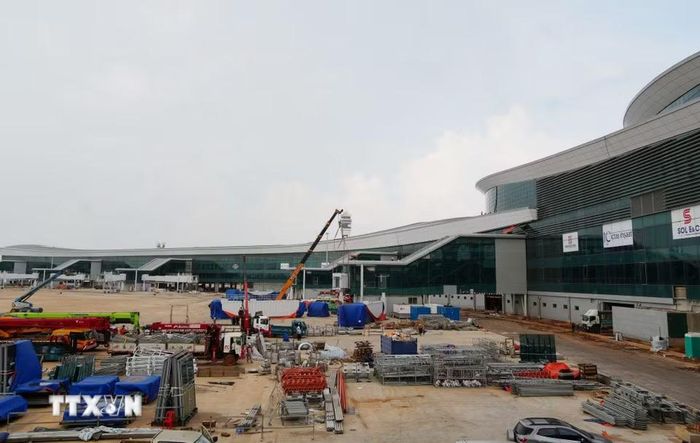 Tập kết nguyên vật liệu phục vụ thi công nhà ga hành khách sân bay Long Thành. (Ảnh: Công Phong/TTXVN)