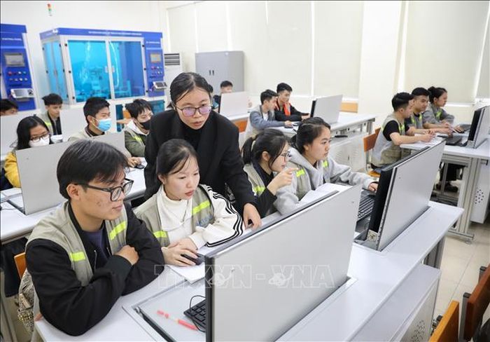 Lớp học Môn lập trình PLC tại Trường Cao đẳng Công nghệ Việt - Hàn Bắc Giang. Ảnh minh họa: Danh Lam/TTXVN