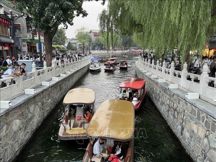Công viên Thập Sát Hải (Bắc Kinh) luôn thu hút rất nhiều du khách đến tham quan, du lịch.