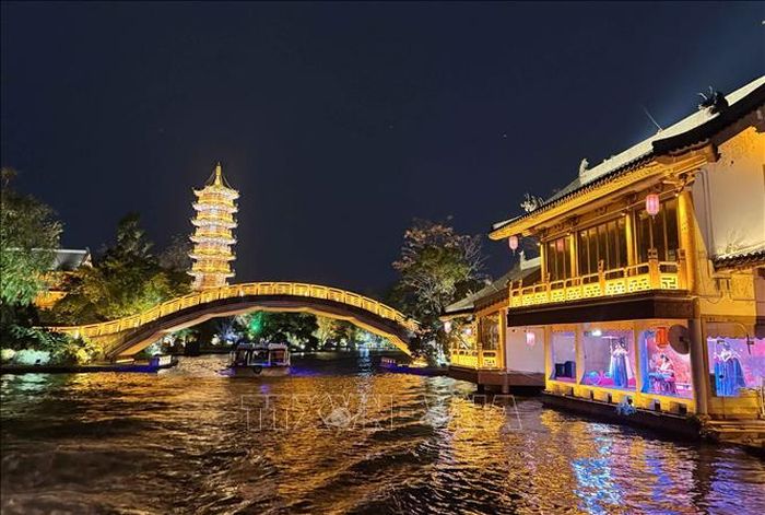 Hai sông Bốn hồ tại Quế Lâm, Quảng Tây (Trung Quốc) được quy hoạch phát triển với mô hình kết hợp giữa văn hóa và lịch sử.