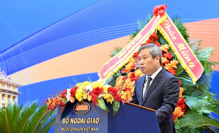 Chủ tịch UBND Thành phố Hà Nội Vũ Đại Thắng phát biểu tham luận trong khuôn khổ khai mạc Hội nghị Ngoại giao lần thứ 33. Ảnh: Cẩm Anh/hanoimoi.vn.