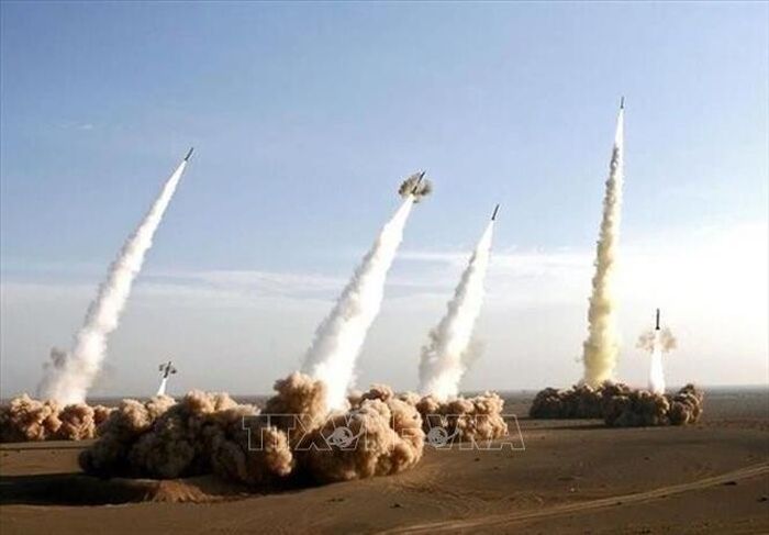 Iran tuyên bố đã chuẩn bị các phương án đáp trả trong trường hợp hứng chịu các cuộc tấn công mới. Ảnh: IRNA/TTXVN phát