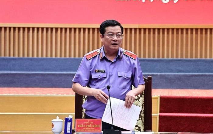 Đồng chí Trần Thế Kính, Vụ trưởng Vụ 9, VKSND tối cao phát biểu tại tọa đàm. Ảnh: Vũ Phương