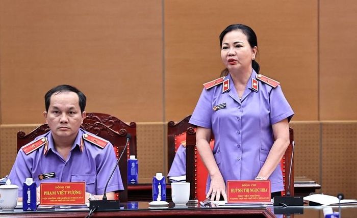 Đồng chí Huỳnh Thị Ngọc Hoa, Phó Viện trưởng VKSND TP Hồ Chí Minh phát biểu tại tọa đàm. Ảnh: Vũ Phương