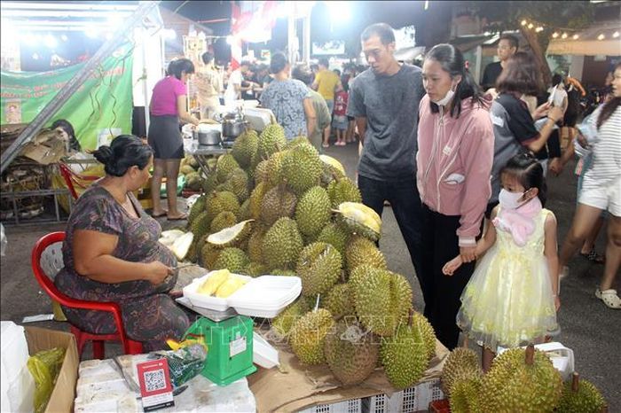 Lễ hội Cầu ngư có không gian bày bán các sản phẩm OCOP, nông sản sạch, sản phẩm đặc trưng của địa phương.
