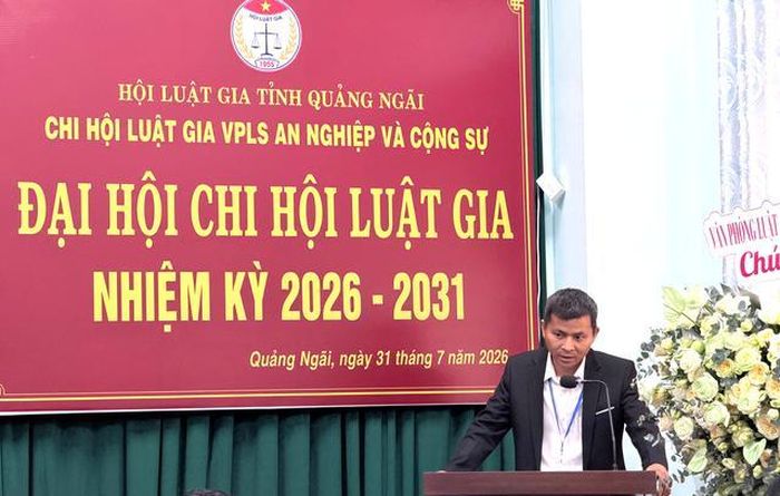 Ông Tạ Văn Nghiệp, Chi hội trưởng Chi hội Luật gia Văn phòng Luật sư An Nghiệp và Cộng sự, báo cáo quá trình thành lập và kết quả hoạt động của chi hội.
