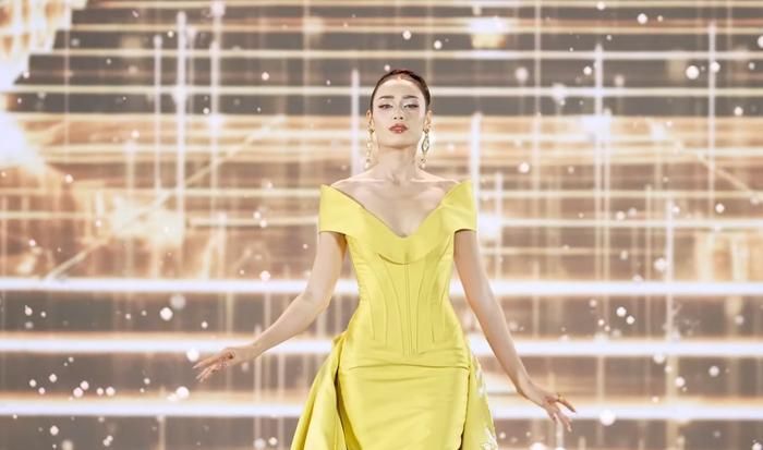 Emoura Phạm.