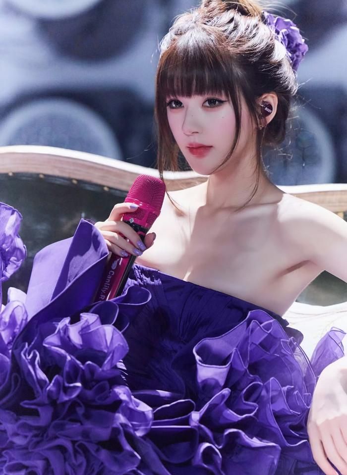 Thời gian qua, Triệu Lộ Tư đã xuất hiện trở lại trong một số hoạt động biểu diễn và giao lưu với người hâm mộ.
