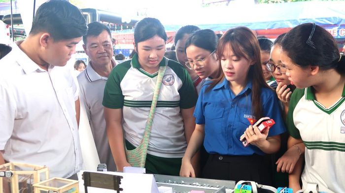 Ngày hội Công dân số năm 2026 với chủ đề “Công nghệ kiến tạo - Bệ phóng vươn xa”.