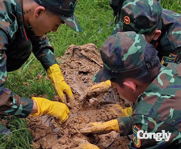 Hài cốt liệt sĩ được tìm thấy.