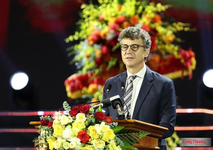 Ông Jonathan Wallace Baker - Trưởng Đại diện UNESCO tại Việt Nam phát biểu tại buổi lễ