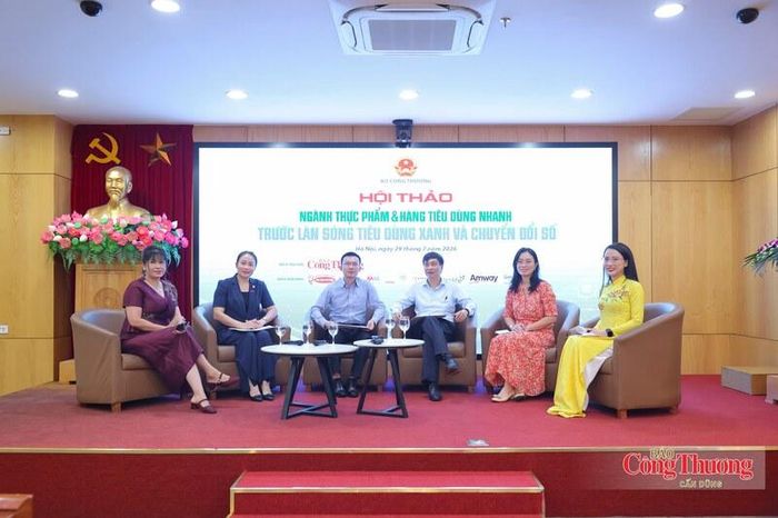 Tọa đàm "Ngành thực phẩm và hàng tiêu dùng nhanh trước làn sóng tiêu dùng xanh và chuyển đổi số" cập nhật xu hướng, chia sẻ kinh nghiệm và thúc đẩy kết nối giữa cơ quan quản lý, chuyên gia, doanh nghiệp và hệ thống phân phối.