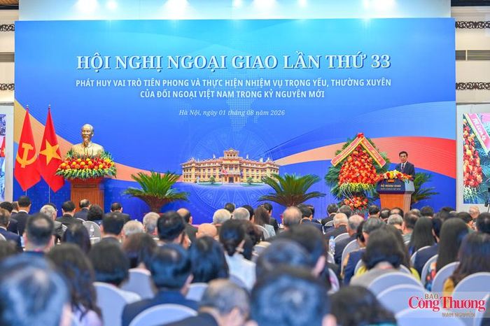 Sau lễ khai mạc, các đại biểu đã có những phầm trình bày tham luận tại Hội nghị.