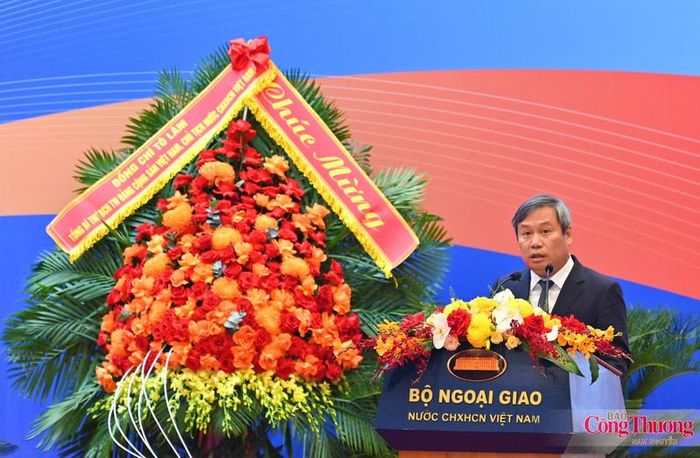 Đại diện các bộ, ngành đã có các tham luận liên quan đến triển khai đường lối đối ngoại của Đại hội XIV của Đảng.