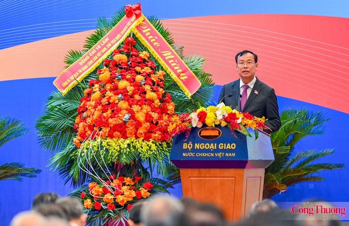 Các tham luận tại hội nghị bám sát các mục tiêu nhiệm vụ trọng tâm và có những phần nội dung mới về đối ngoại.