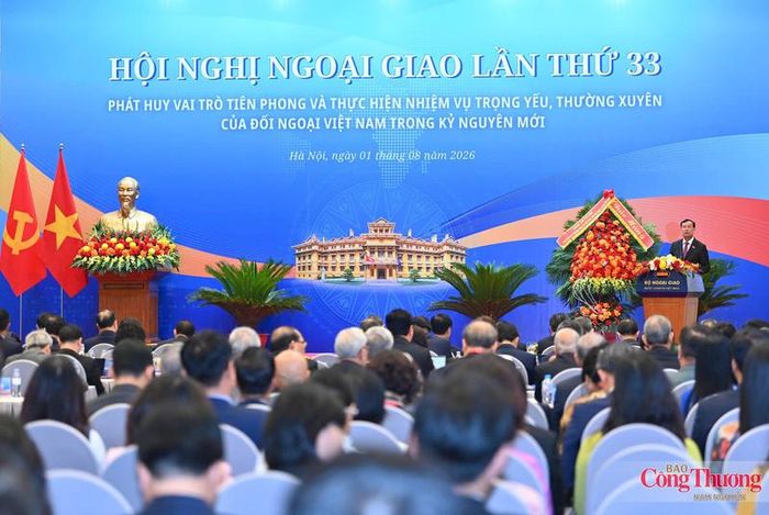 Chủ nhiệm Ủy ban Lê Tấn Tới nhấn mạnh, hoạt động đối ngoại Quốc hội, không chỉ làm tốt chức năng chính trị mà còn phải trực tiếp đóng góp vào kiến tạo phát triển.