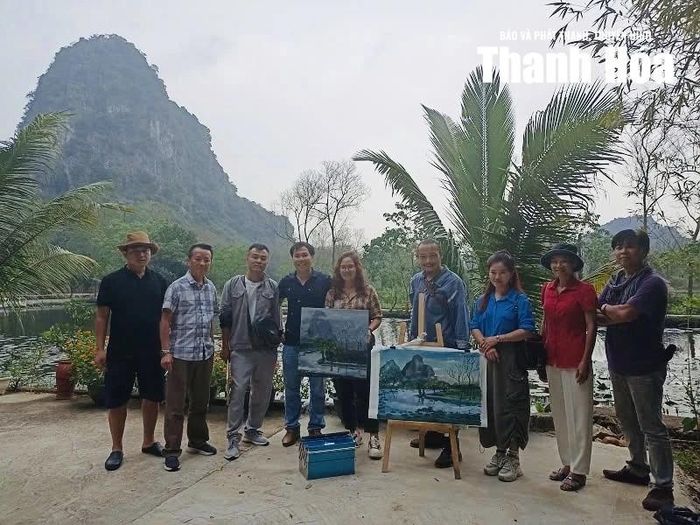 Vẻ đẹp danh thắng Kim Sơn đi vào hội họa.