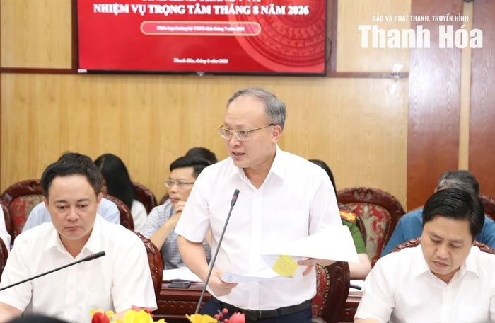 Giám đốc Sở Tài chính Lê Trọng Thụ phát biểu tại phiên họp.