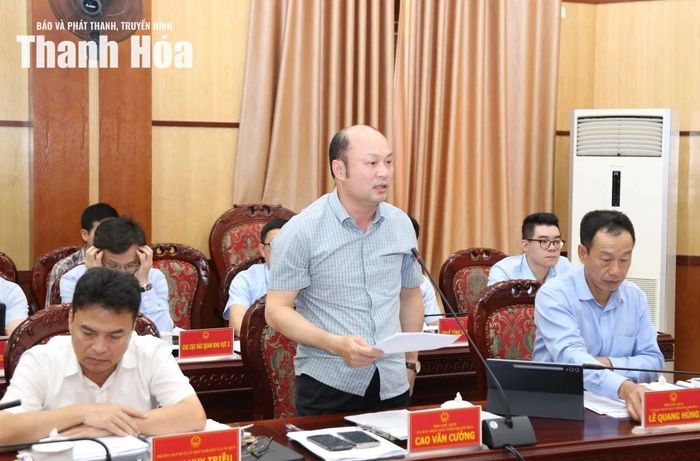 Phó Chủ tịch UBND tỉnh Cao Văn Cường phát biểu tại phiên họp.