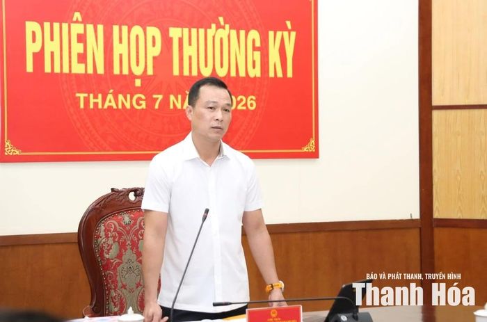 Chủ tịch UBND tỉnh Tô Anh Dũng phát biểu chỉ đạo tại phiên họp.