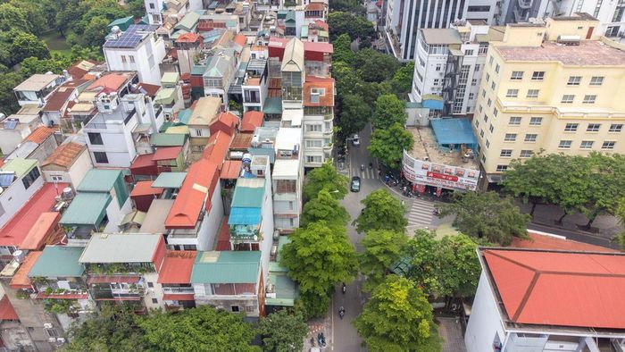 Theo bảng giá đất khu vực 1 TP Hà Nội được áp dụng từ ngày 1/1/2026, đối với đường Nguyễn Đình Chiểu, giá đất ở VT là 218,4 triệu/m2, đất ở VT2-VT4 từ 111,3 - 74,2 triệu/m2.