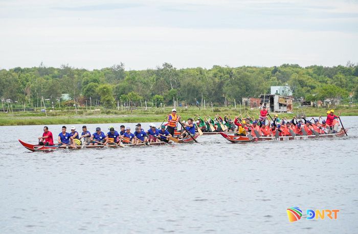 Giải đấu góp phần quảng bá hình ảnh phường Quảng Phú thân thiện, năng động, giàu bản sắc đến với du khách. Ảnh: HỒ QUÂN