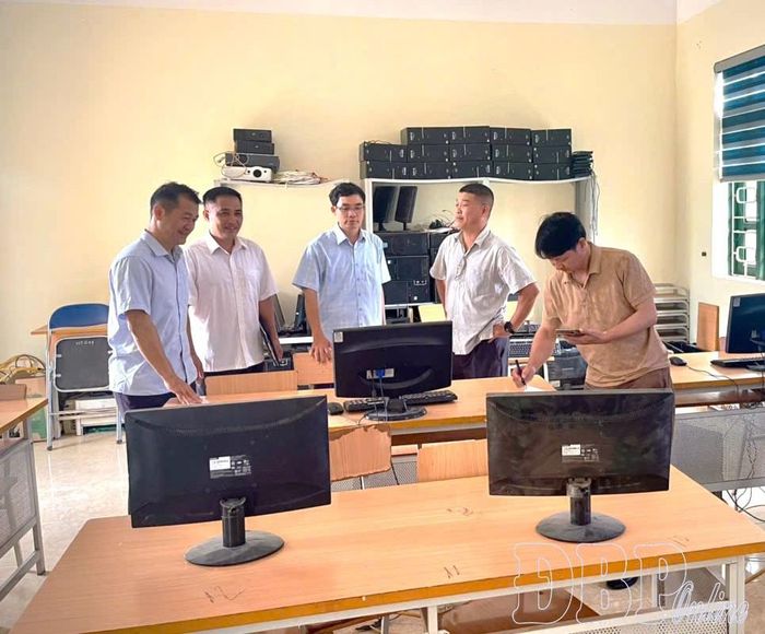 Cơ sở vật chất của Trung tâm GDNN-GDTX 4 cơ bản đáp ứng nhu cầu phục vụ chương trình liên kết đào tạo nghề Công nghệ thông tin trình độ trung cấp.