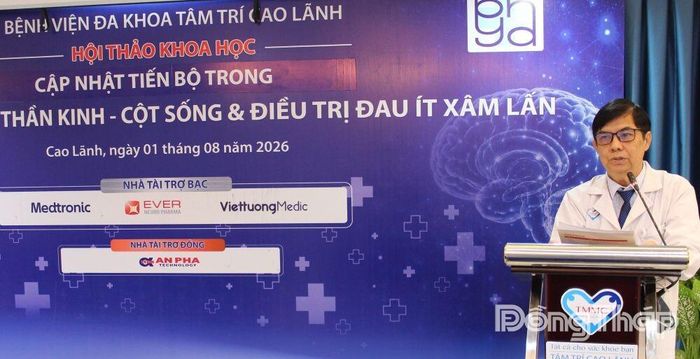 Bác sĩ chuyên khoa 2 Nguyễn Văn Tân, Giám đốc chuyên môn Bệnh viện Đa khoa Tâm Trí Cao Lãnh phát biểu khai mạc hội thảo.