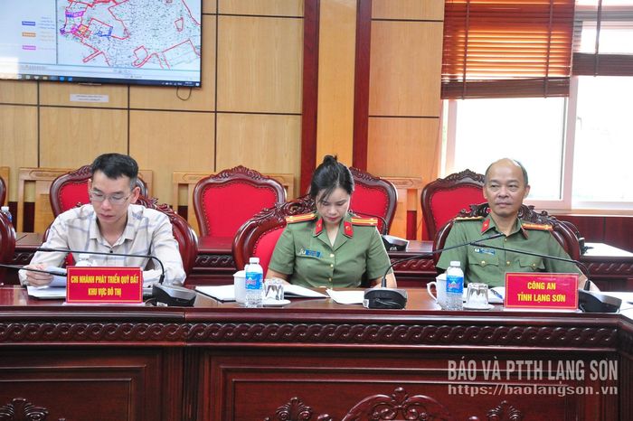 Các thành phần tham dự cuộc họp