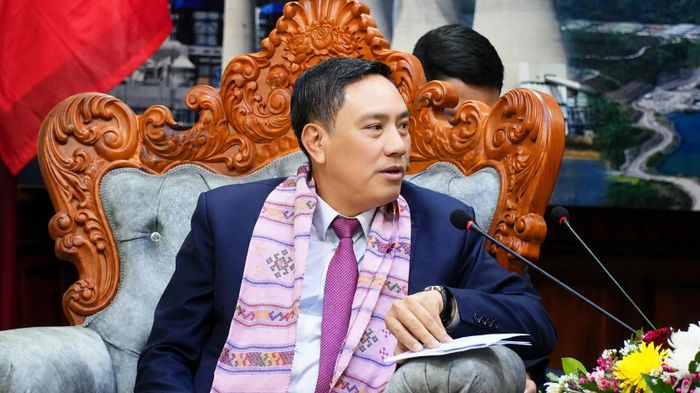Đồng chí Hoàng Giang - Phó Bí thư Thường trực Tỉnh ủy, Chủ tịch HĐND tỉnh Lào Cai phát biểu tại buổi tiếp xã giao.