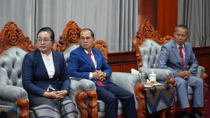 Đoàn đại biểu tỉnh Xay Nhạ Bu Ly tại buổi tiếp xã giao.