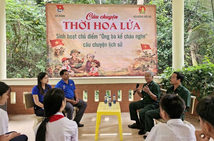 Sinh hoạt giáo dục truyền thống cho học sinh do Xã đoàn Đông Giang phối hợp tổ chức