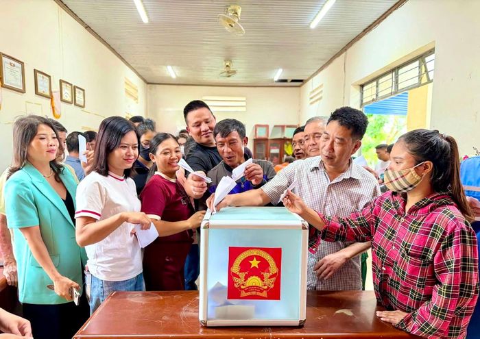 Công tác tuyên truyền tiếp tục phát huy vai trò là cầu nối giữa cấp ủy, chính quyền với Nhân dân, góp phần tạo sự đồng thuận trong sắp xếp thôn, tổ dân phố