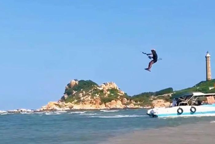 Nhiều canô nằm bờ sau lệnh tạm dừng hoạt động