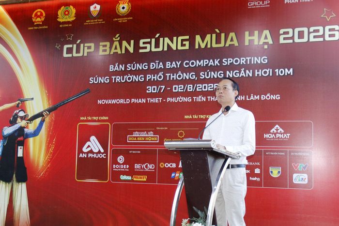 Ông Đỗ Văn Bình, Chủ tịch Liên đoàn bắn súng Việt Nam phát biểu lại Lễ khai mạc Giải thi đấu bắn súng Cúp Mùa Hạ 2026