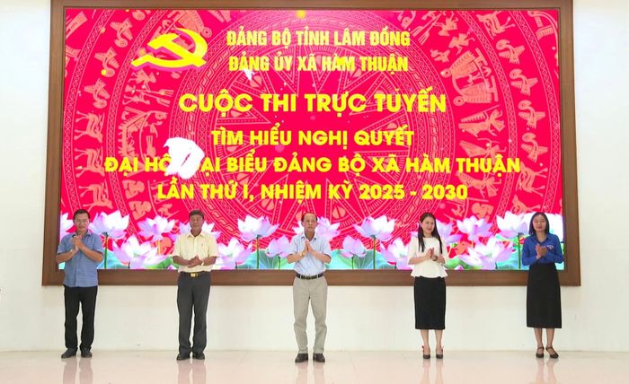 Đảng ủy xã Hàm Thuận tổ chức cuộc thi trực tuyến Tìm hiểu Nghị quyết Đại hội đại biểu Đảng bộ xã Hàm Thuận lần thứ nhất, nhiệm kỳ 2025 - 2030