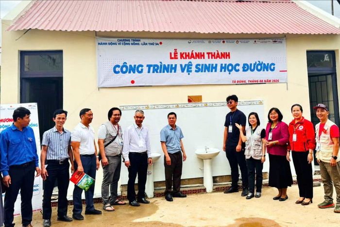 Tài trợ các công trình dân sinh