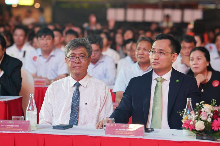 Phó Chủ tịch UBND tỉnh Nguyễn Minh dự lễ khai mạc