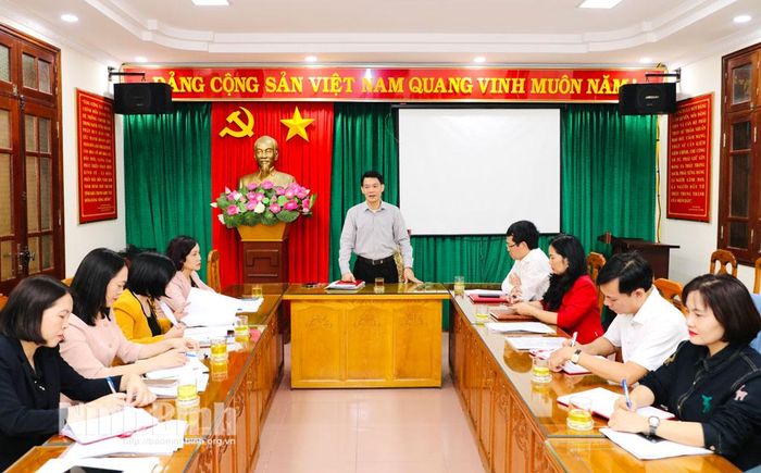 Ban Tuyên giáo và Dân vận Tỉnh ủy tổ chức hội nghị triển khai đợt cao điểm lấy ý kiến, tổng hợp ý kiến góp ý của cán bộ đảng viên và nhân dân vào dự thảo các văn kiện trình Đại hội XIV của Đảng. (Ảnh: Đức Lam).